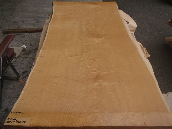 銀杏一枚板① ダイニングテーブルやカウンターなどに